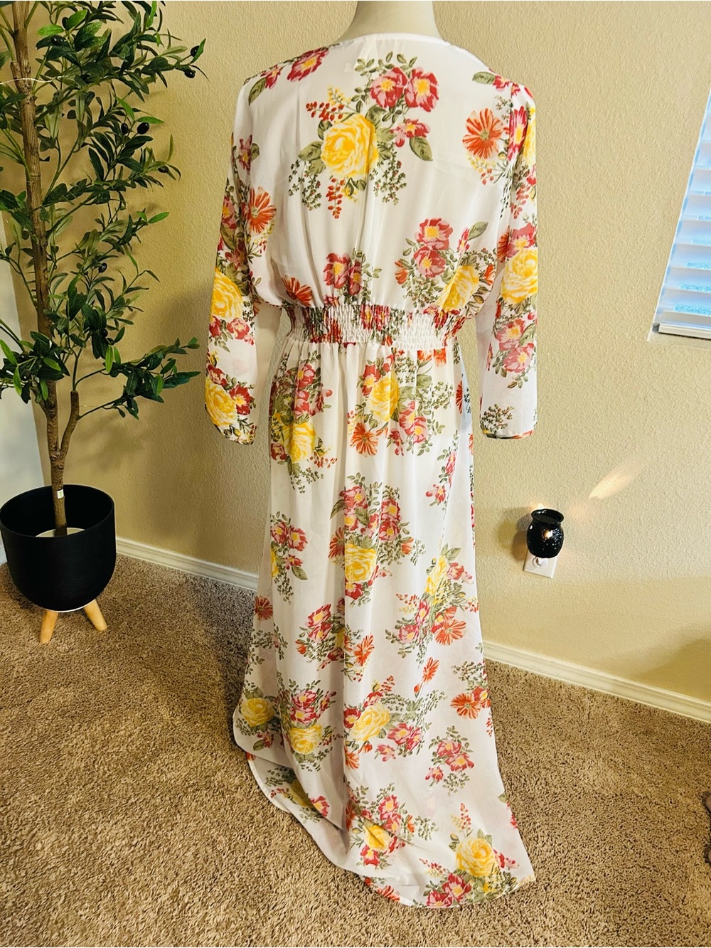 Live 4 Truth Cover-Up Kimono Boho White & Red Floral - Picture 6 of 8